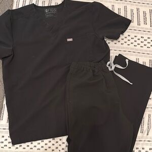 Figs Black Scrub Set